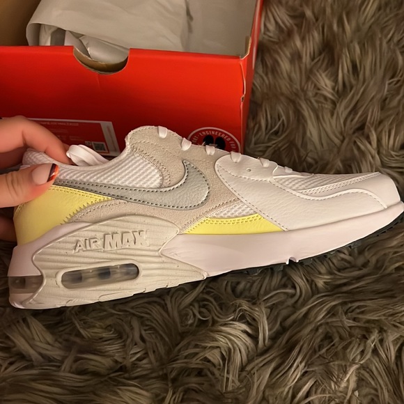 Women’s Nike Air Max Excee  size 9 - Picture 3 of 4